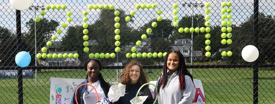Girls Tennis